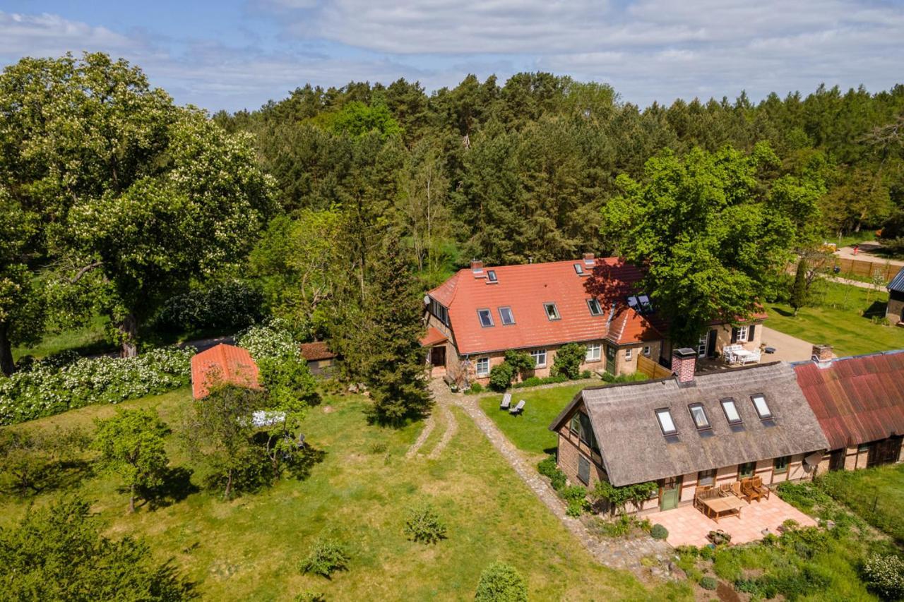 Fewo Am Wald Boek Buitenkant foto